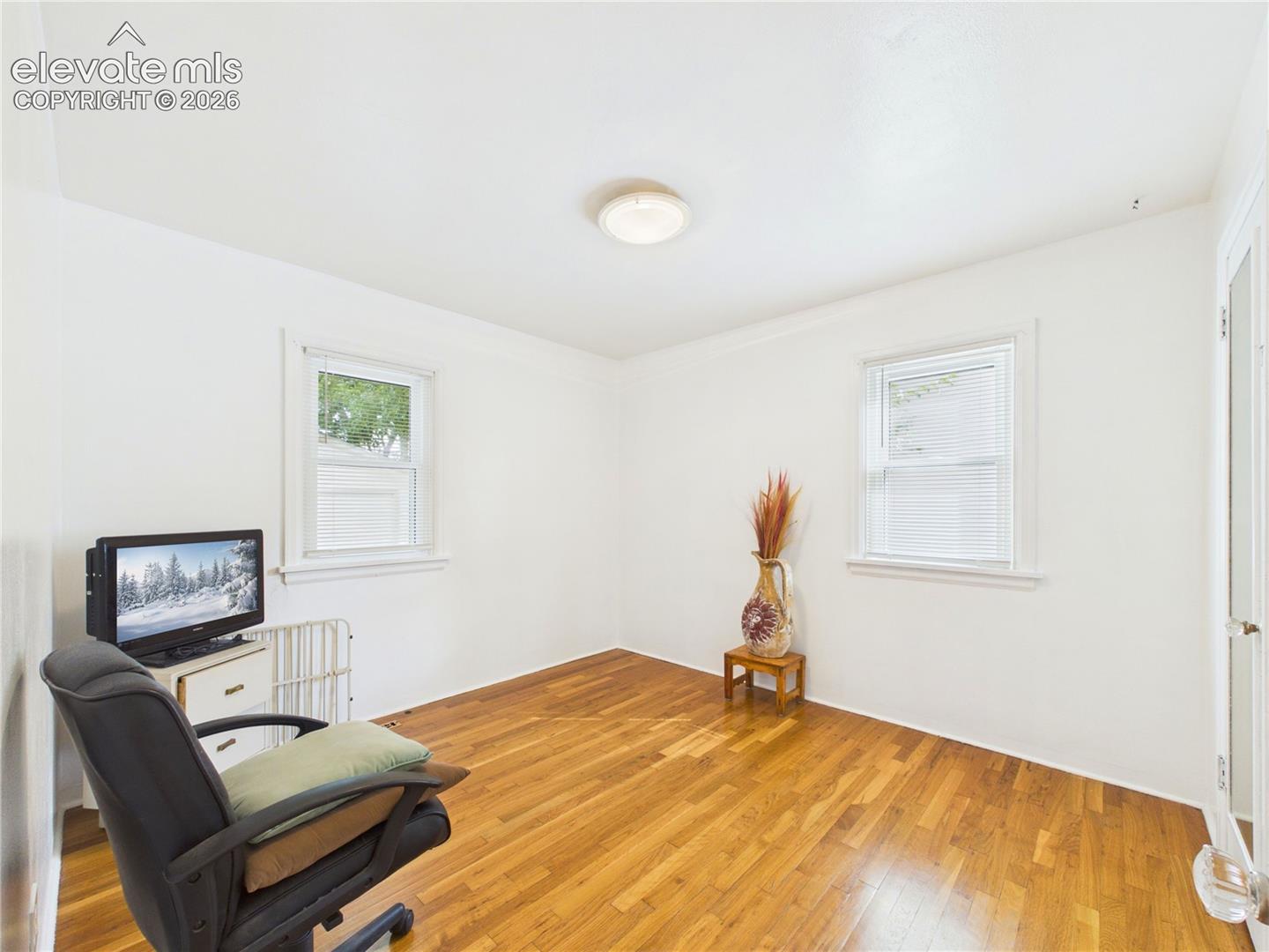 Listing photo 27 for 2910 8th Avenue