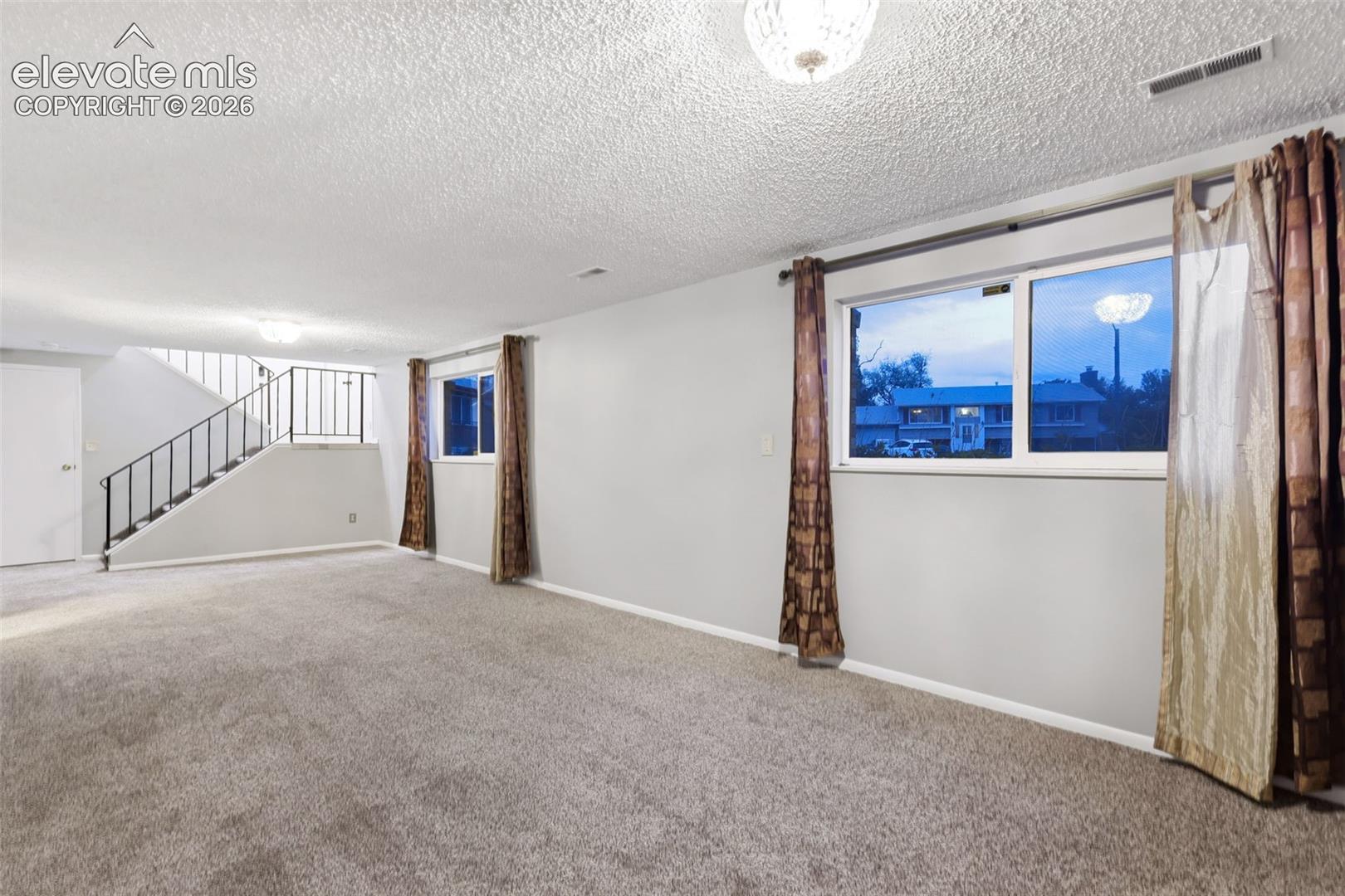 Listing photo 17 for 6973 Roaring Spring Avenue