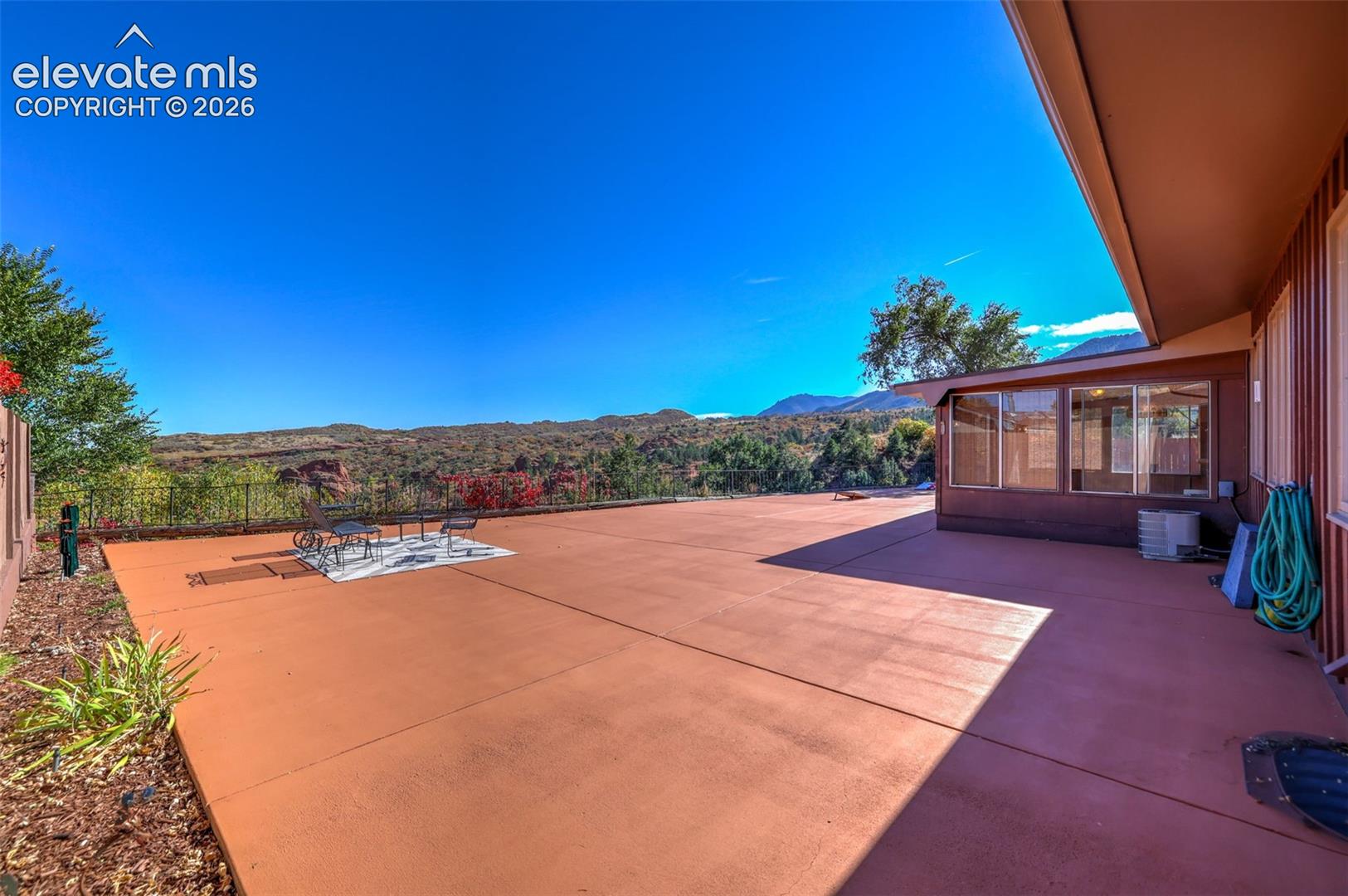 Listing photo 36 for 223 Crystal Hills Boulevard