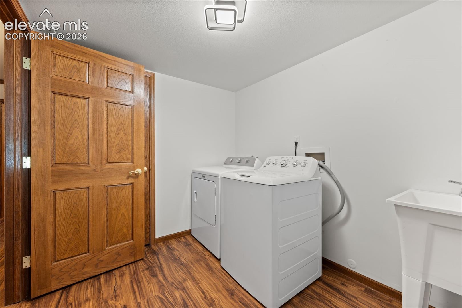 Listing photo 29 for 1675 Oakwood Drive
