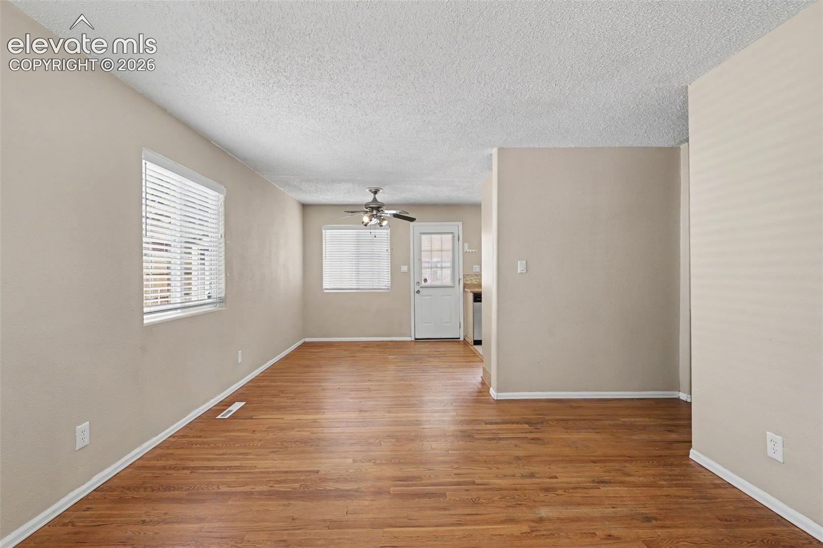 Listing photo 8 for 105 Linden Drive
