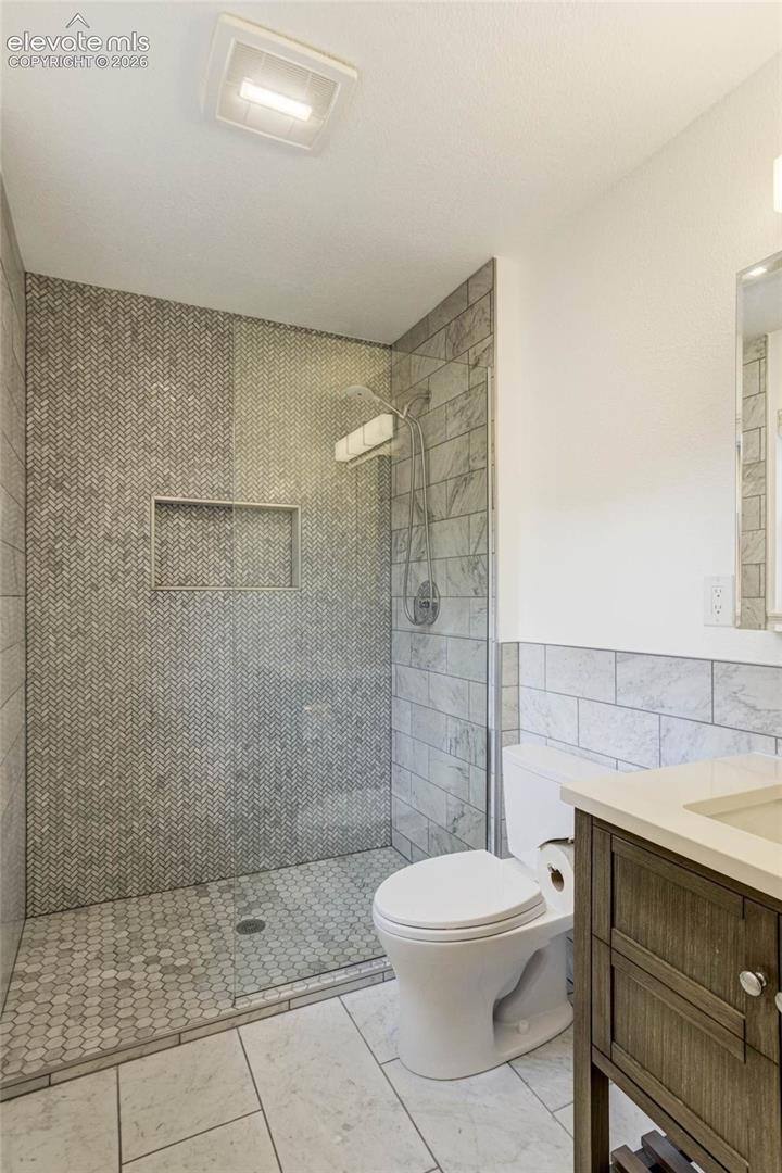Listing photo 5 for 6510 White Falcon Court