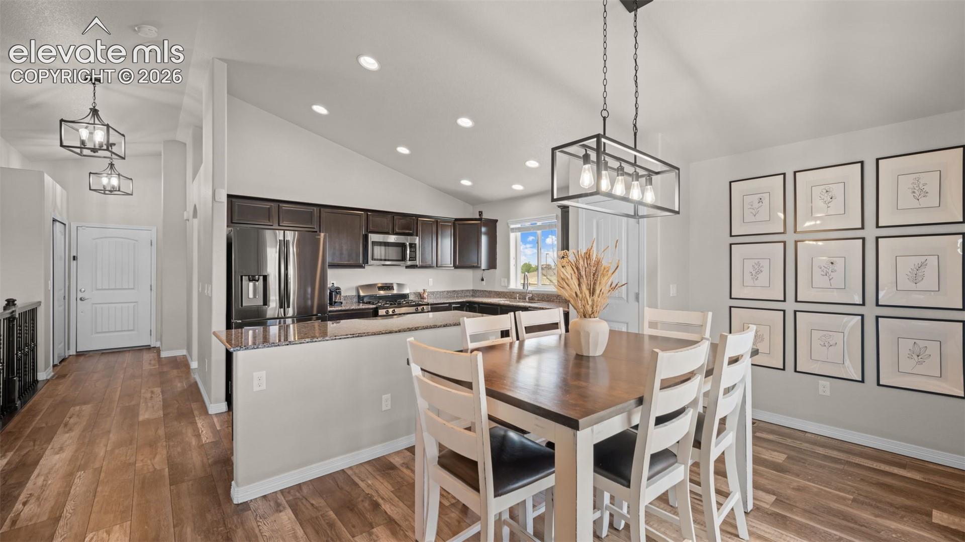Listing photo 16 for 9420 Beryl Drive