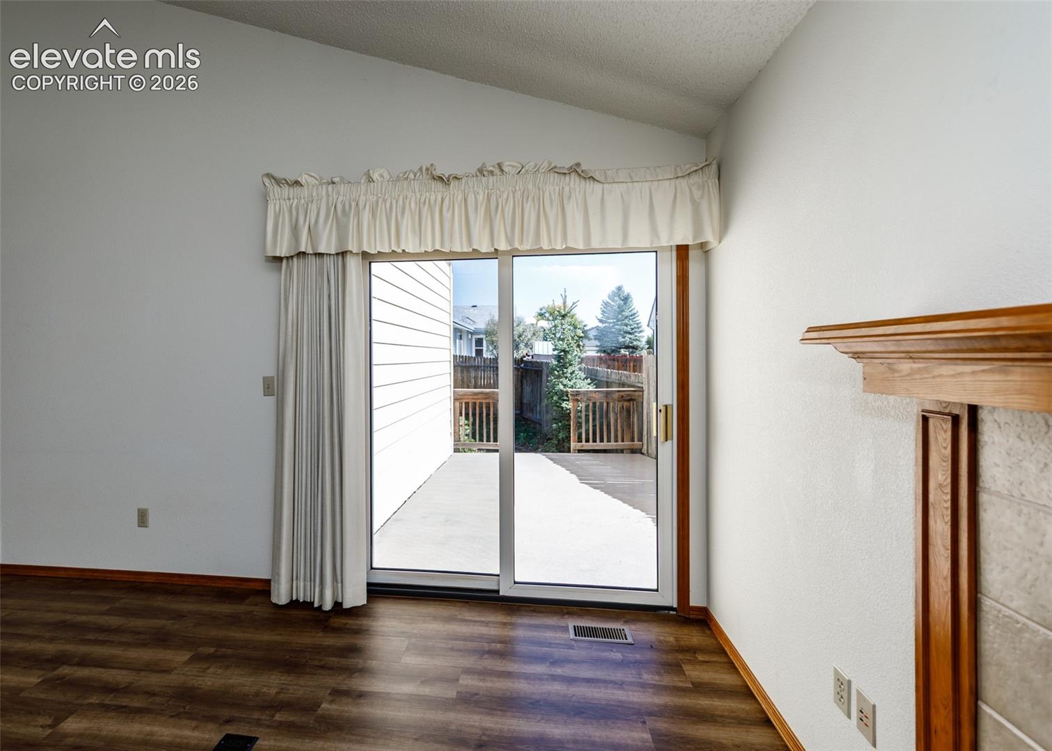 Listing photo 21 for 8161 Scarborough Drive