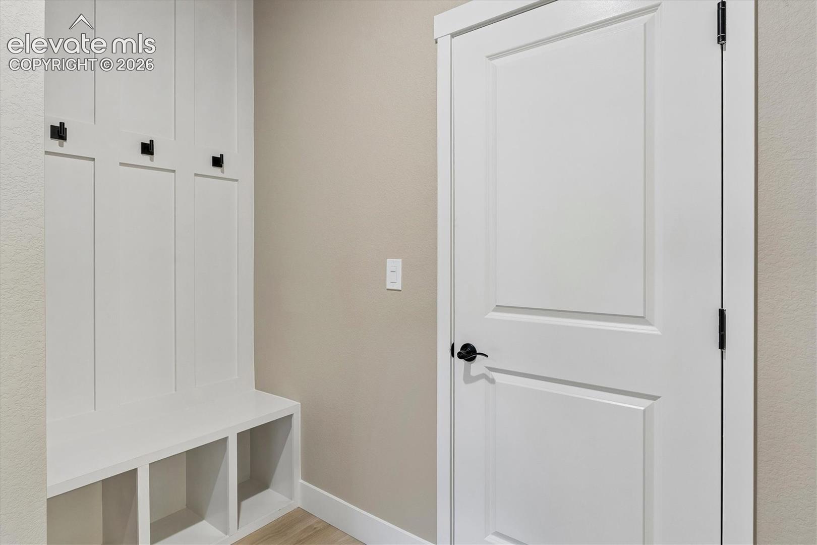 Listing photo 5 for 5325 Sidewinder Drive