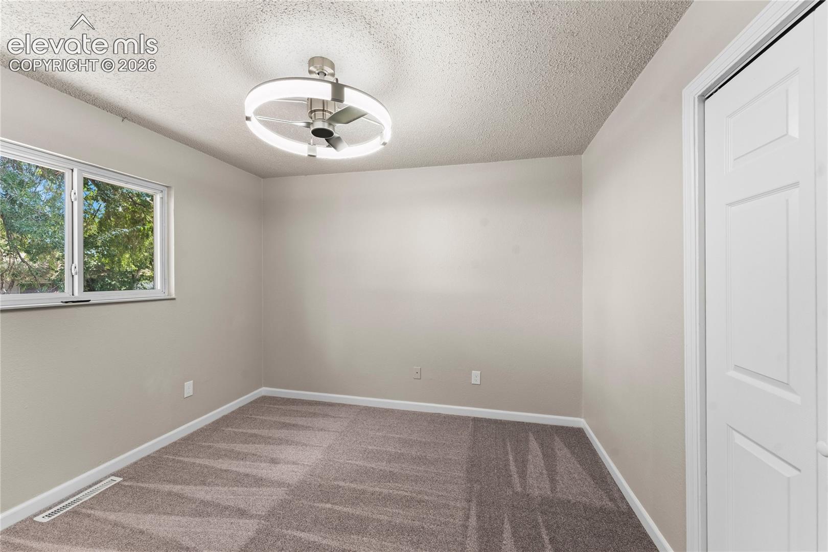 Listing photo 11 for 1214 Burnham Street