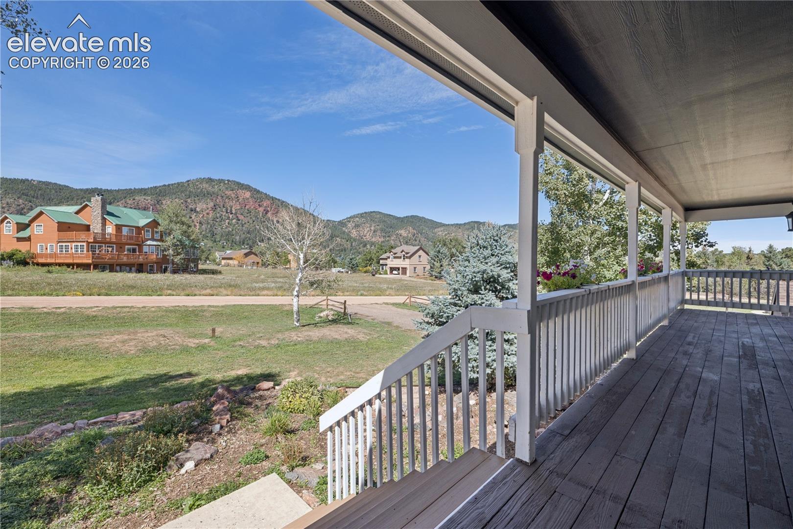 Listing photo 8 for 703 Platt Lane