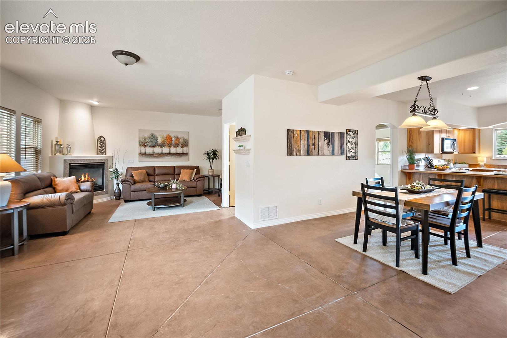 Listing photo 5 for 18 Taos Place