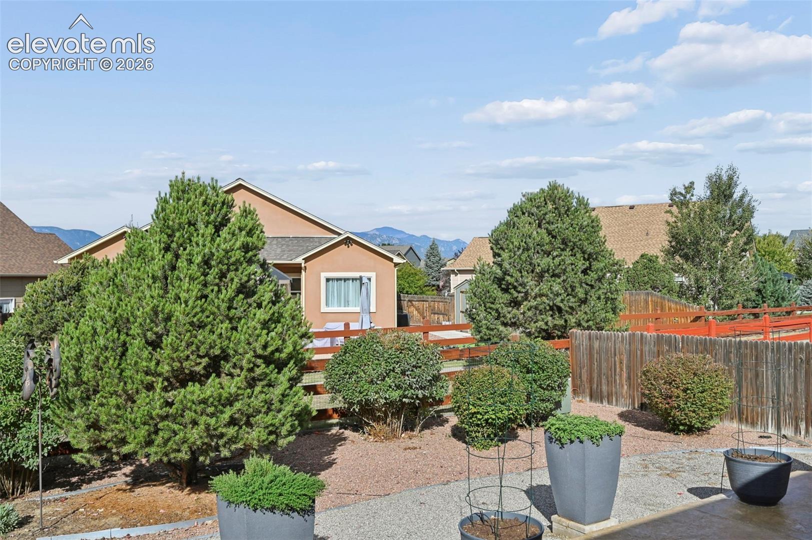 Listing photo 25 for 10484 Mile Post Loop
