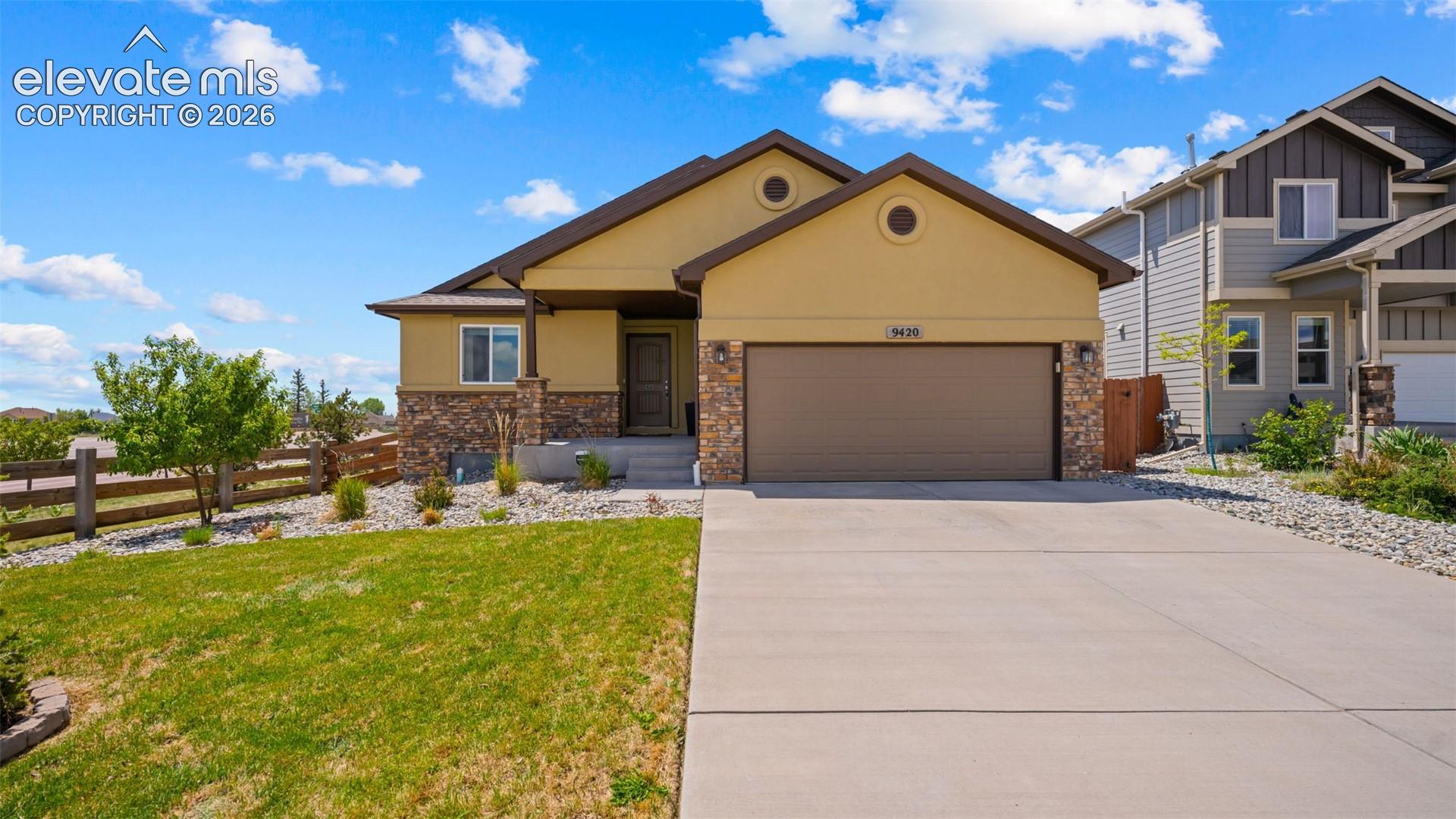 Listing photo 6 for 9420 Beryl Drive