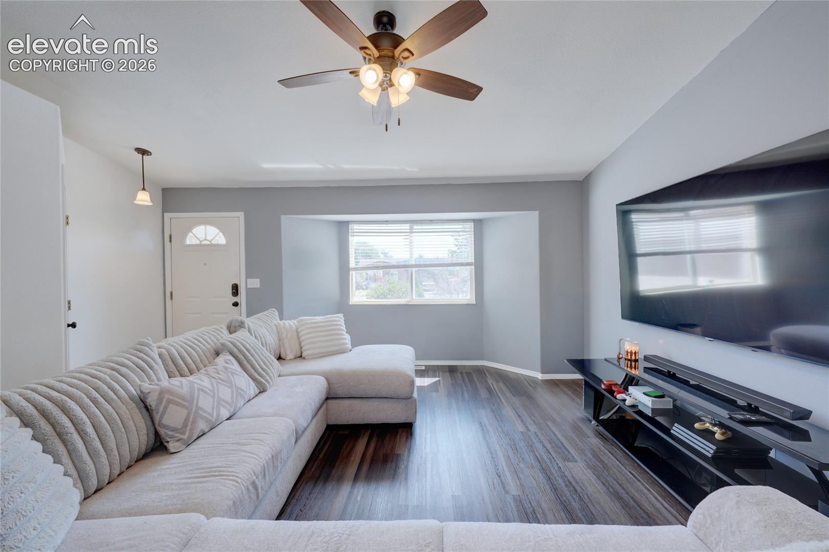 Listing photo 5 for 299 S Falcon Drive