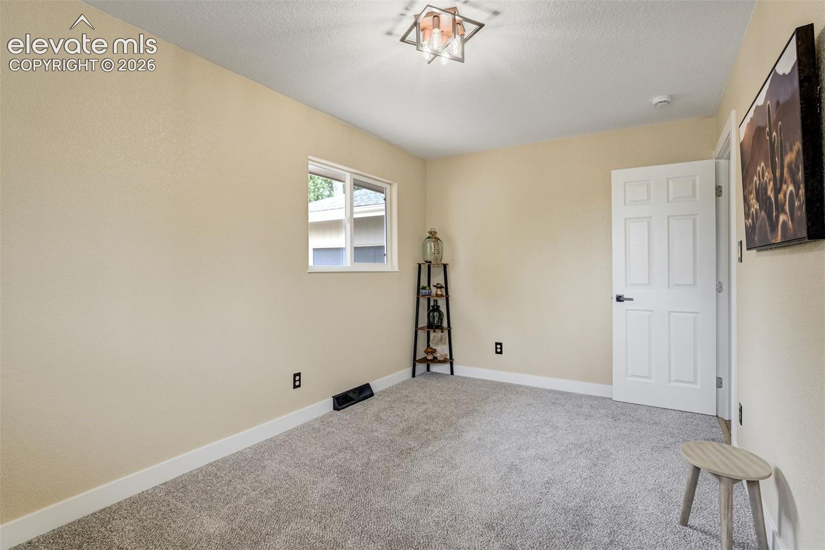 Listing photo 25 for 1730 Auburn Drive