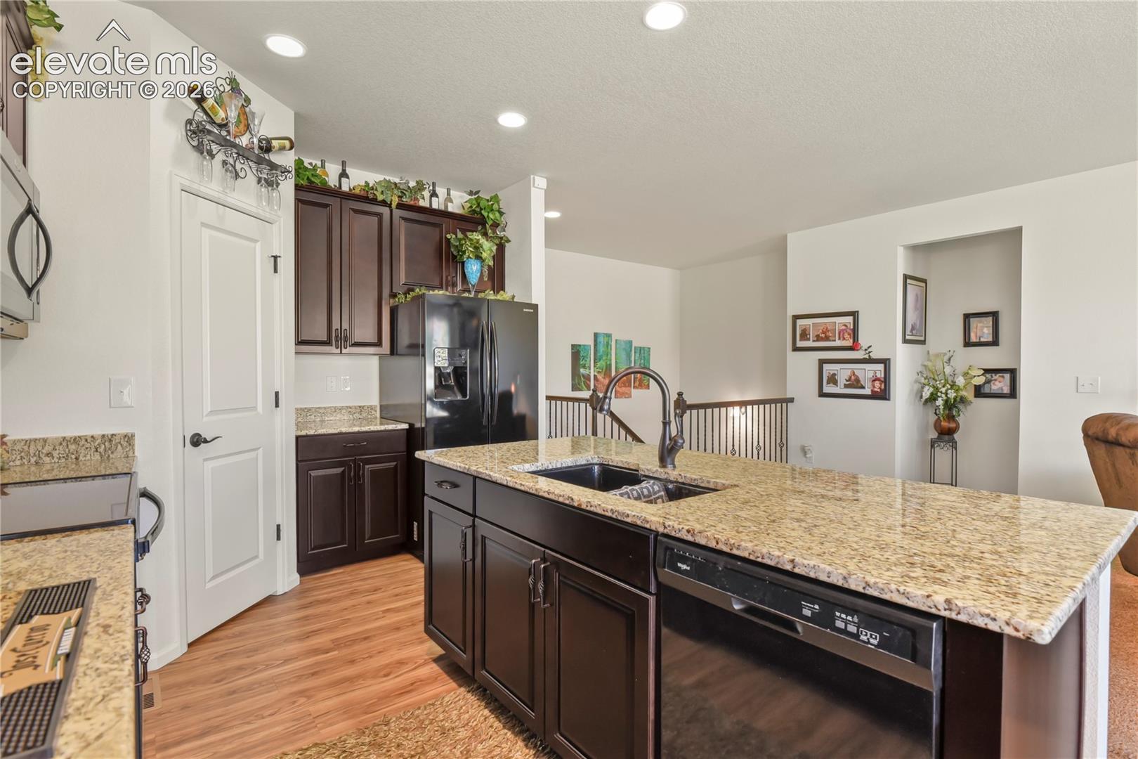 Listing photo 9 for 3921 John Court