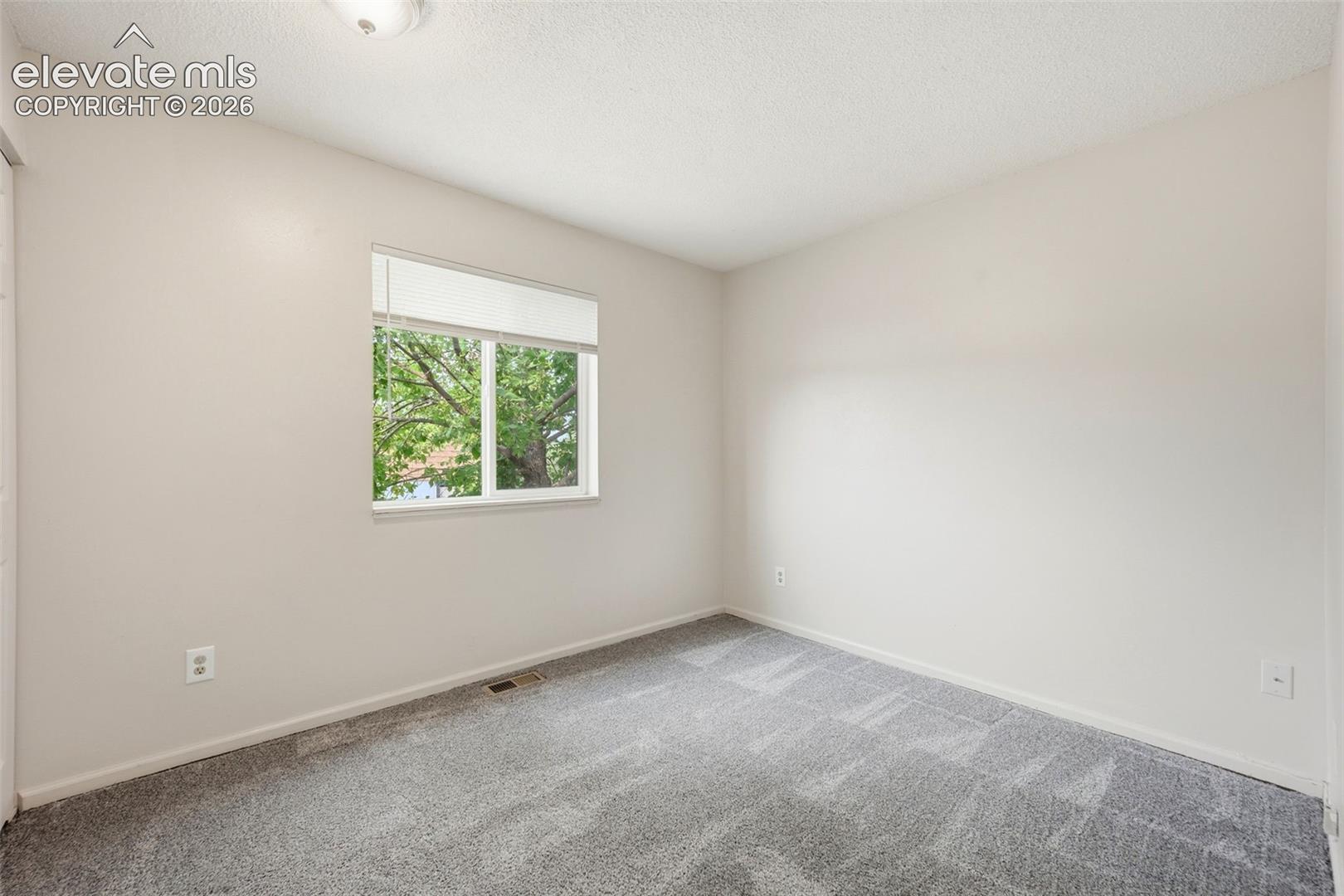Listing photo 30 for 65 Diamond E Road