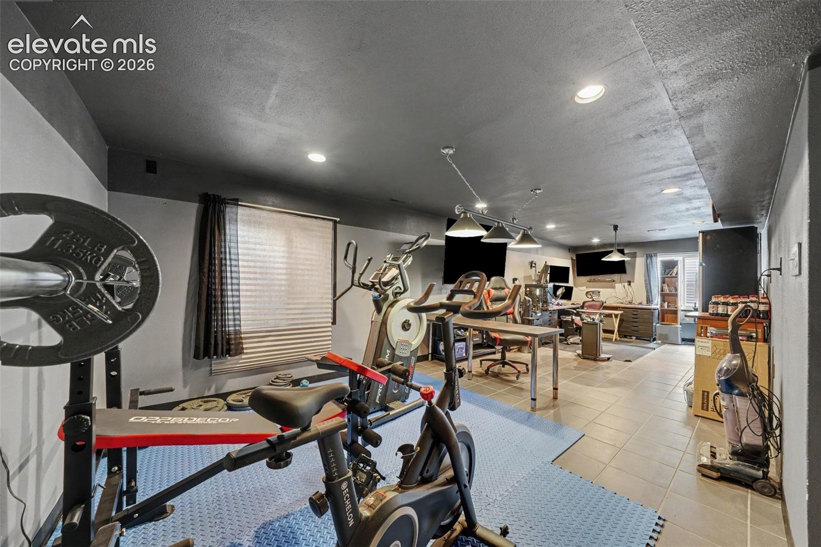 Listing photo 20 for 912 Legend Oak Drive