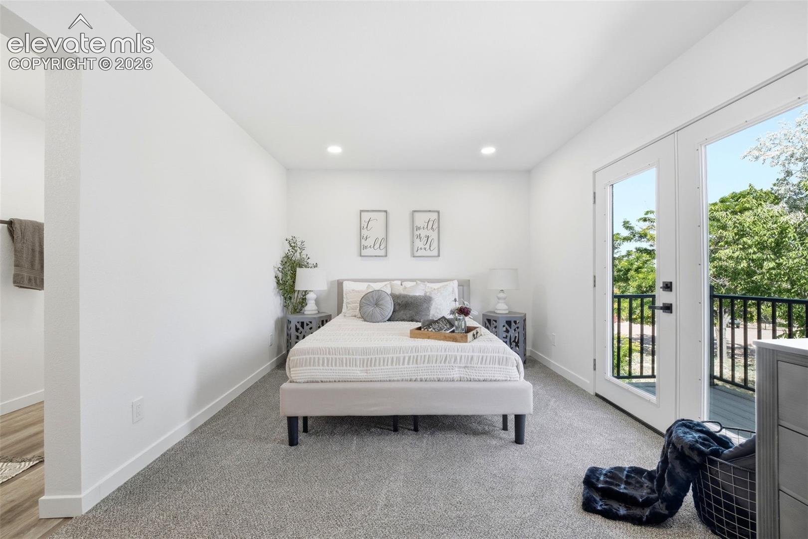 Listing photo 11 for 1361 S Tonalea Drive