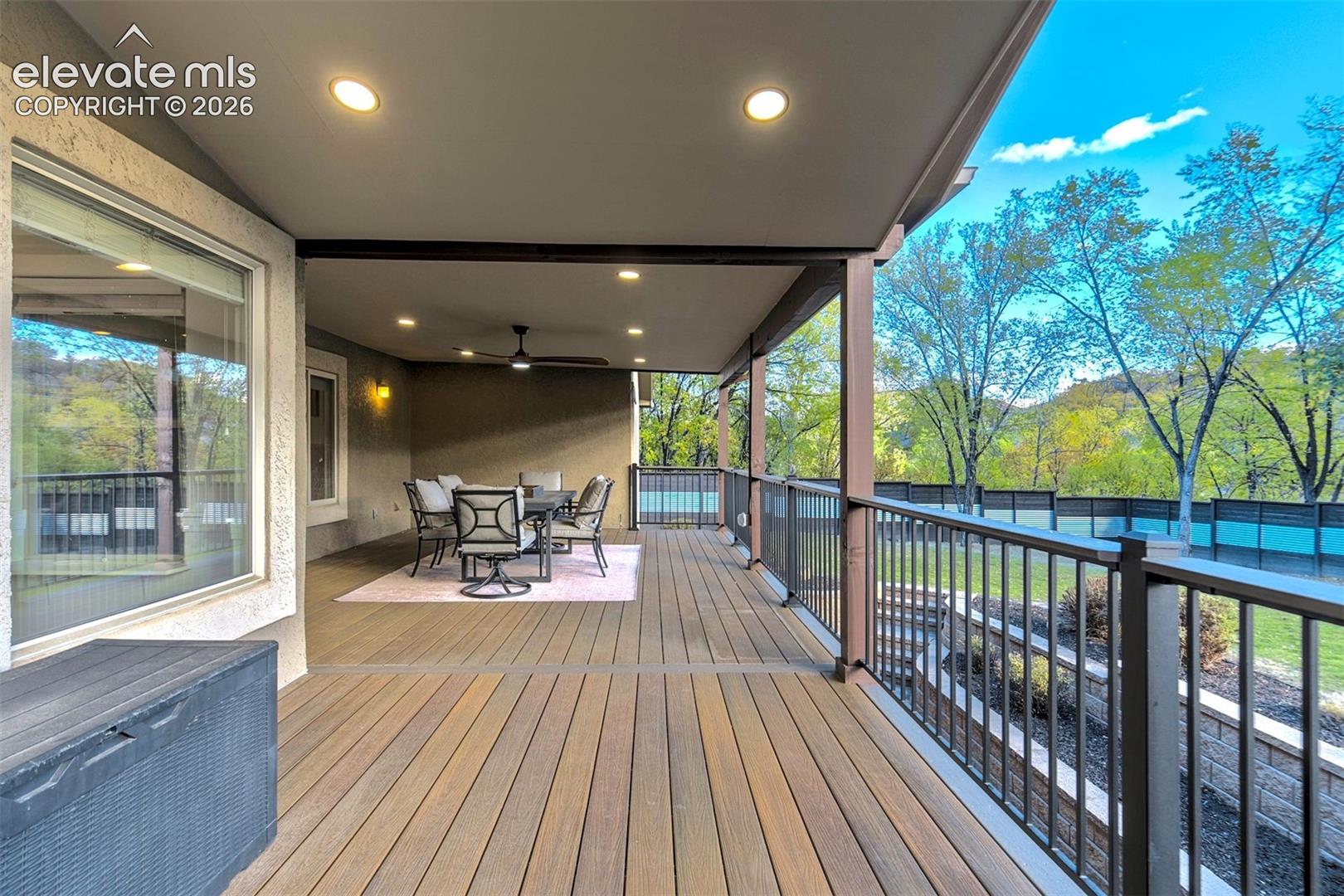 Listing photo 33 for 1825 Parkview Boulevard