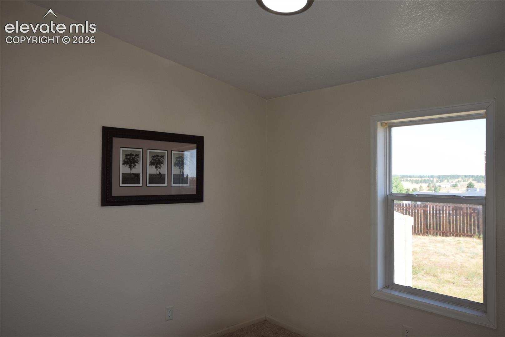 Listing photo 36 for 877 Maid Marian Drive