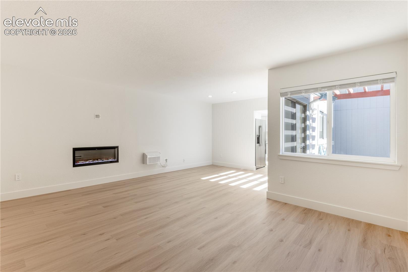 Listing photo 3 for 2522 S Worchester Court E