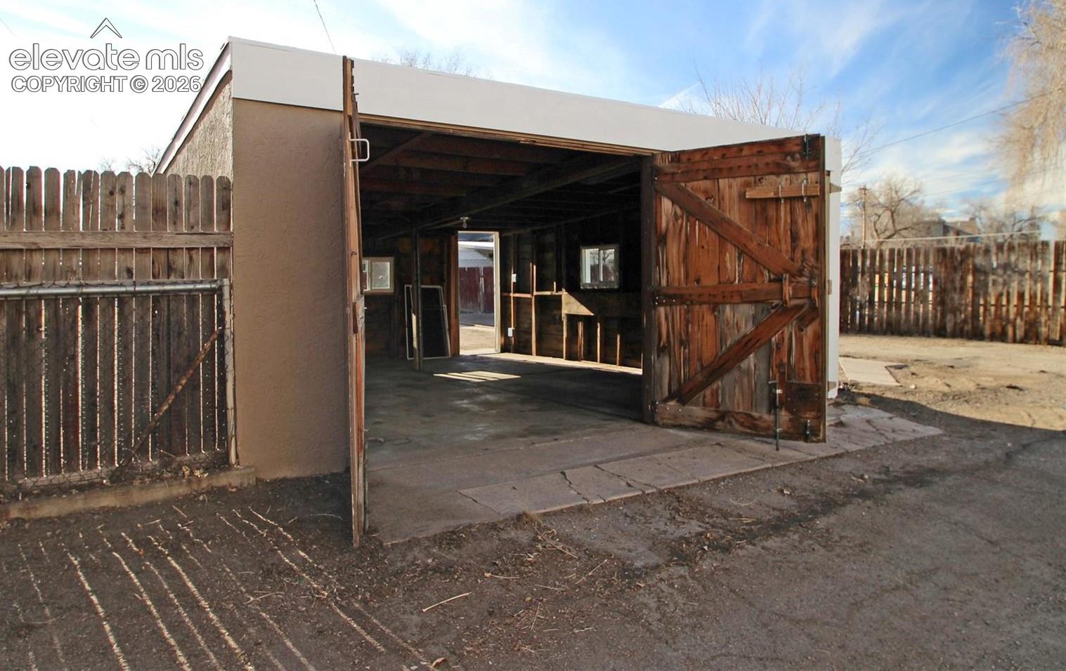 Listing photo 23 for 749 W Corona Avenue