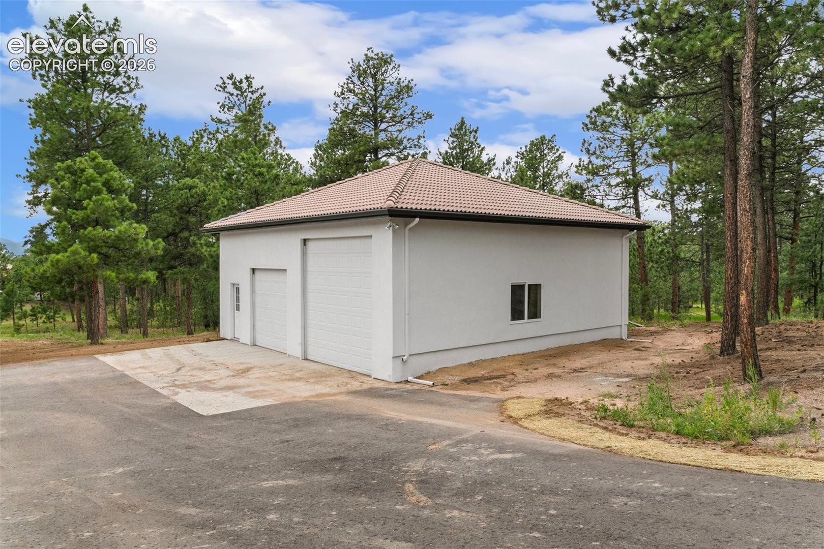Listing photo 43 for 17270 Colonial Park Drive