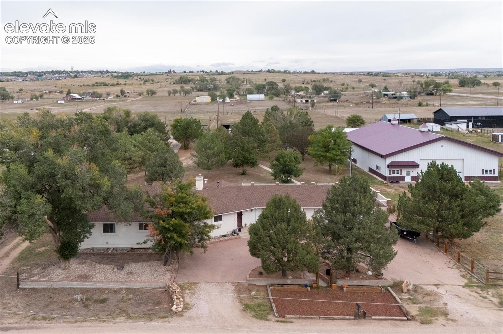 Listing photo 2 for 8170 Valli-Farm Road