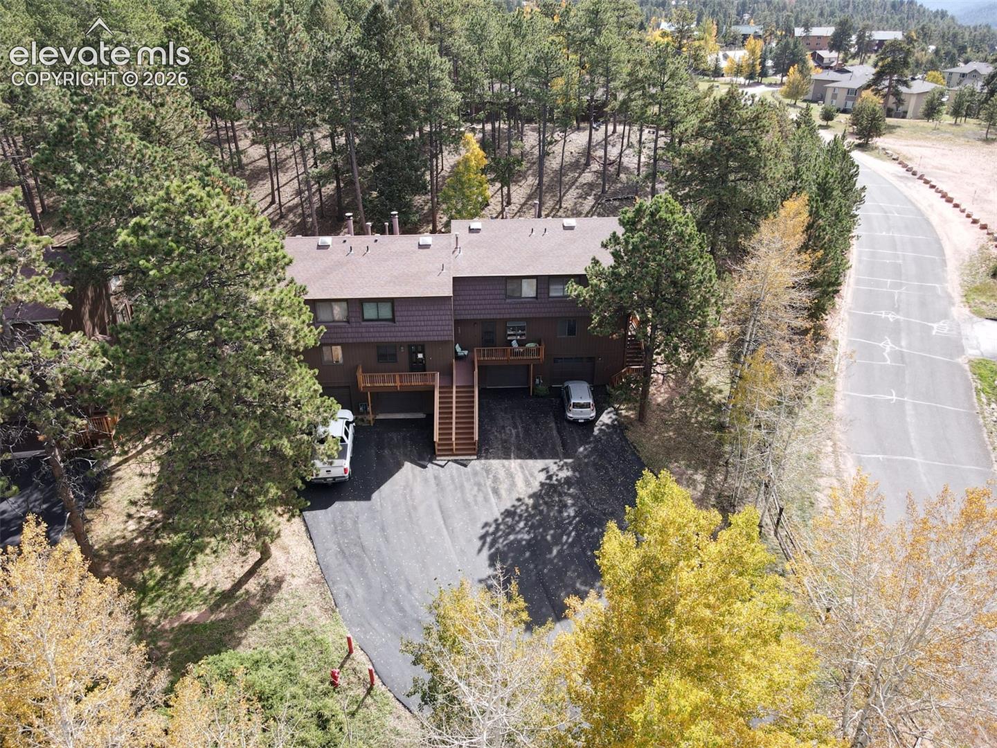 Listing photo 34 for 590 Manor Court B