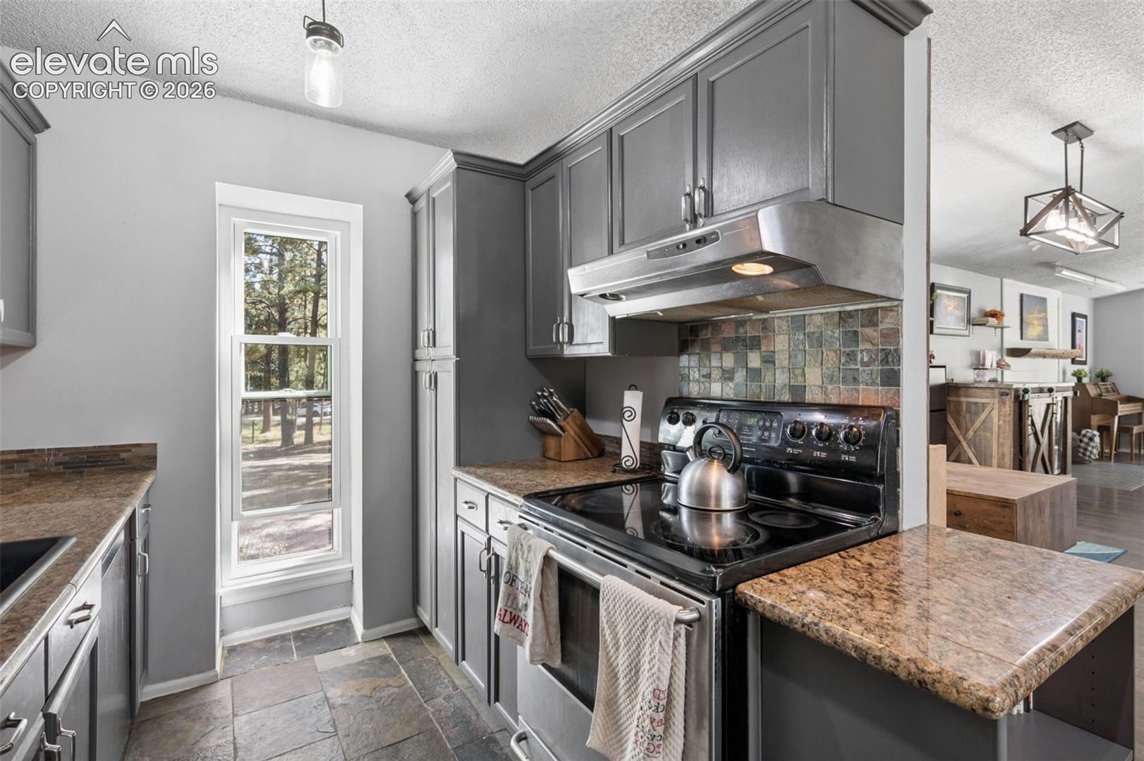 Listing photo 16 for 14015 Timber Grove Lane