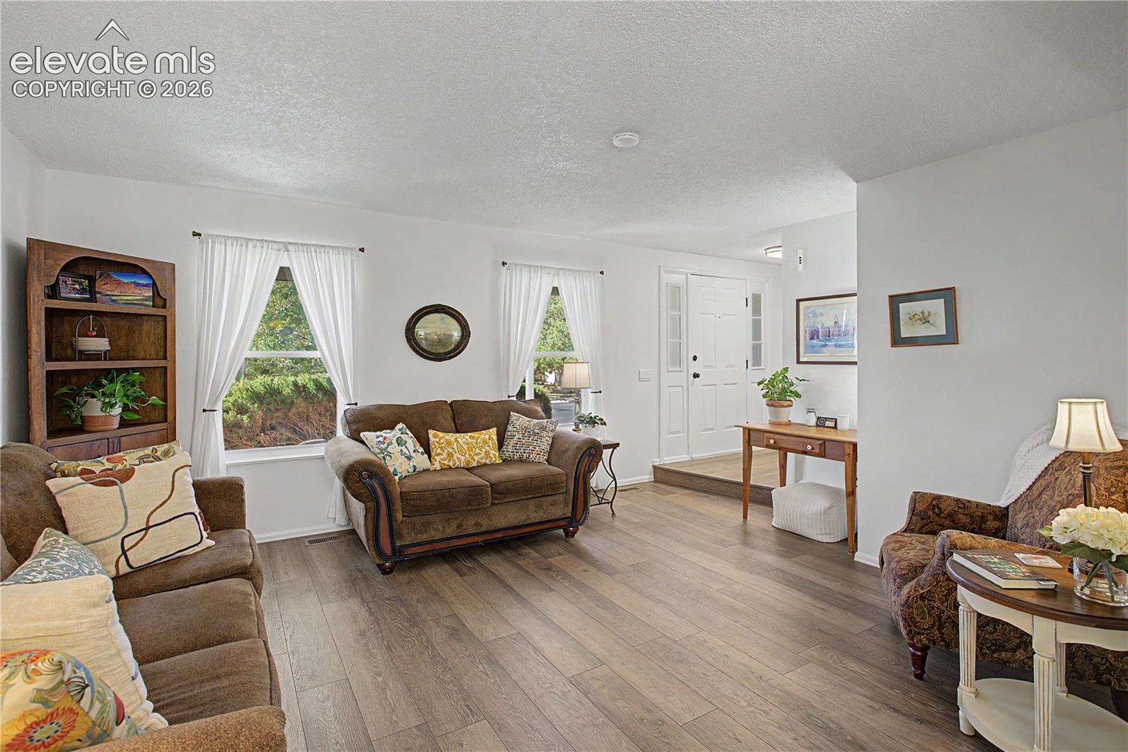 Listing photo 10 for 3420 Excelsior Drive