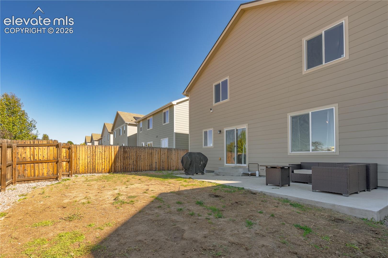 Listing photo 26 for 924 Bidwell Drive