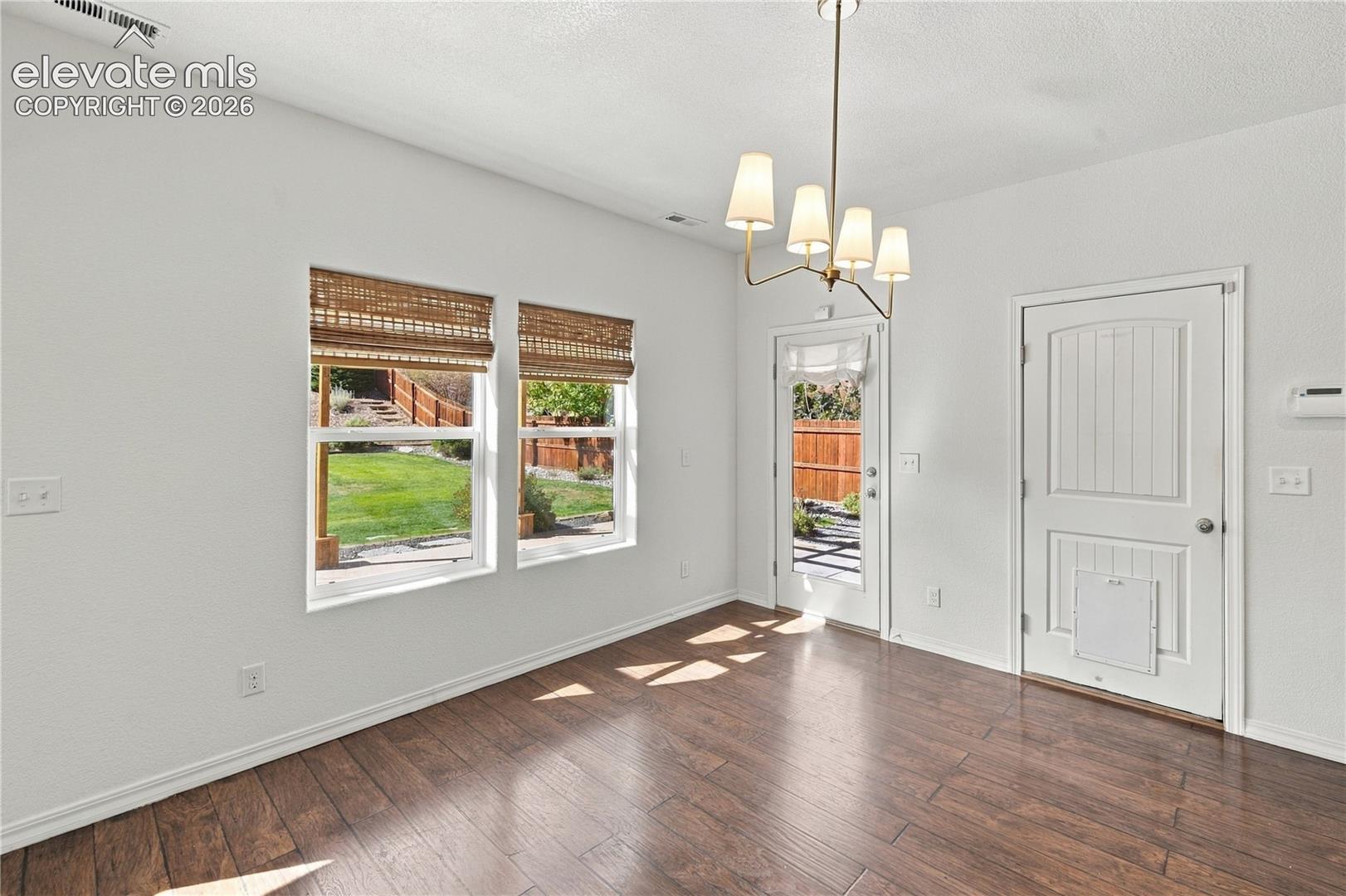 Listing photo 10 for 6798 Sandyford Lane