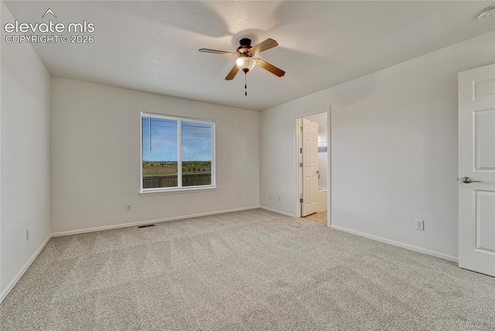 Listing photo 15 for 6020 Dancing Sun Way