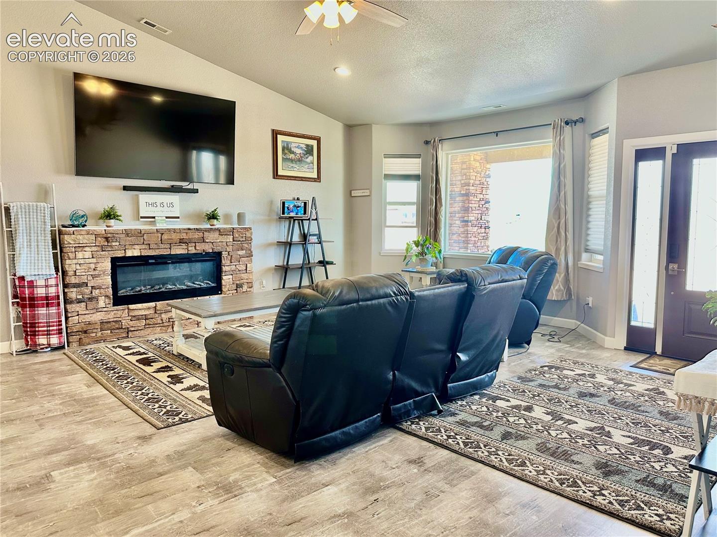 Listing photo 9 for 2064 W Hesperus Drive