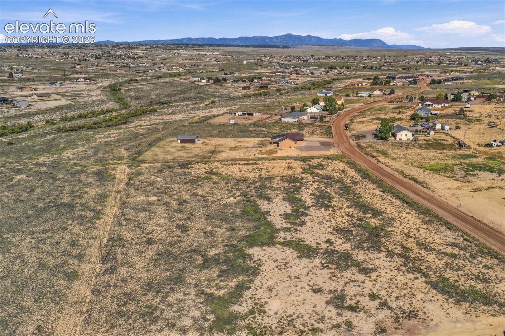 Listing photo 42 for 1385 N Challenger Drive