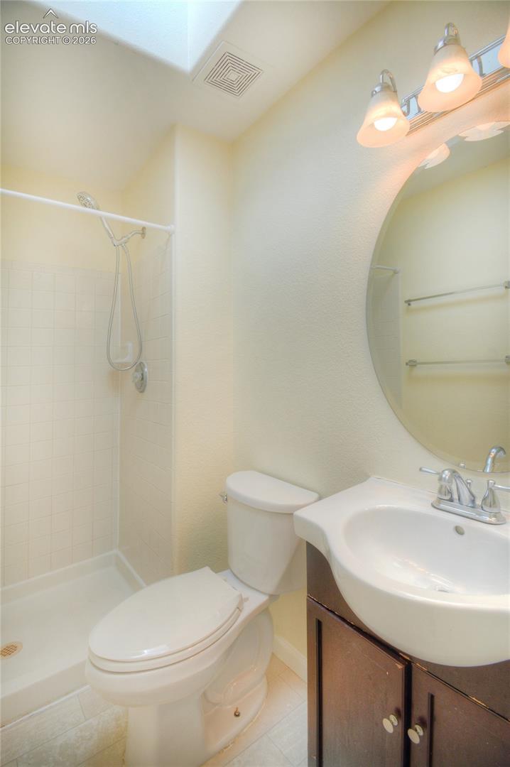 Listing photo 13 for 4820 Pathfinder Drive