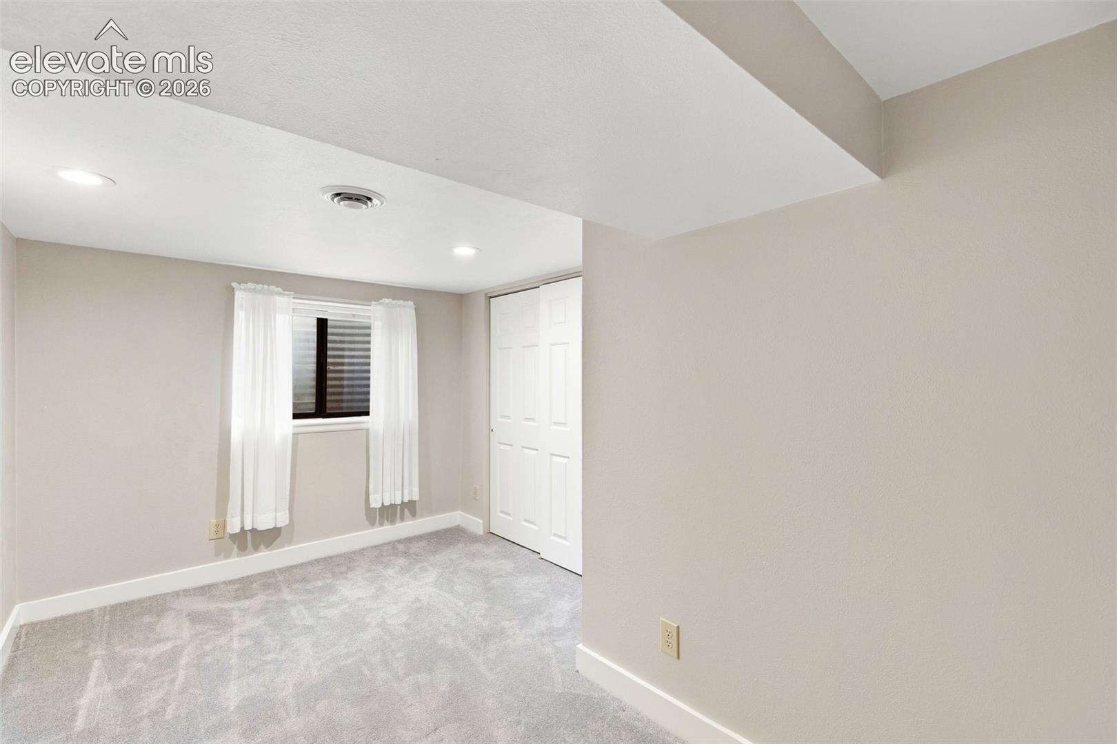 Listing photo 42 for 514 Custer Avenue