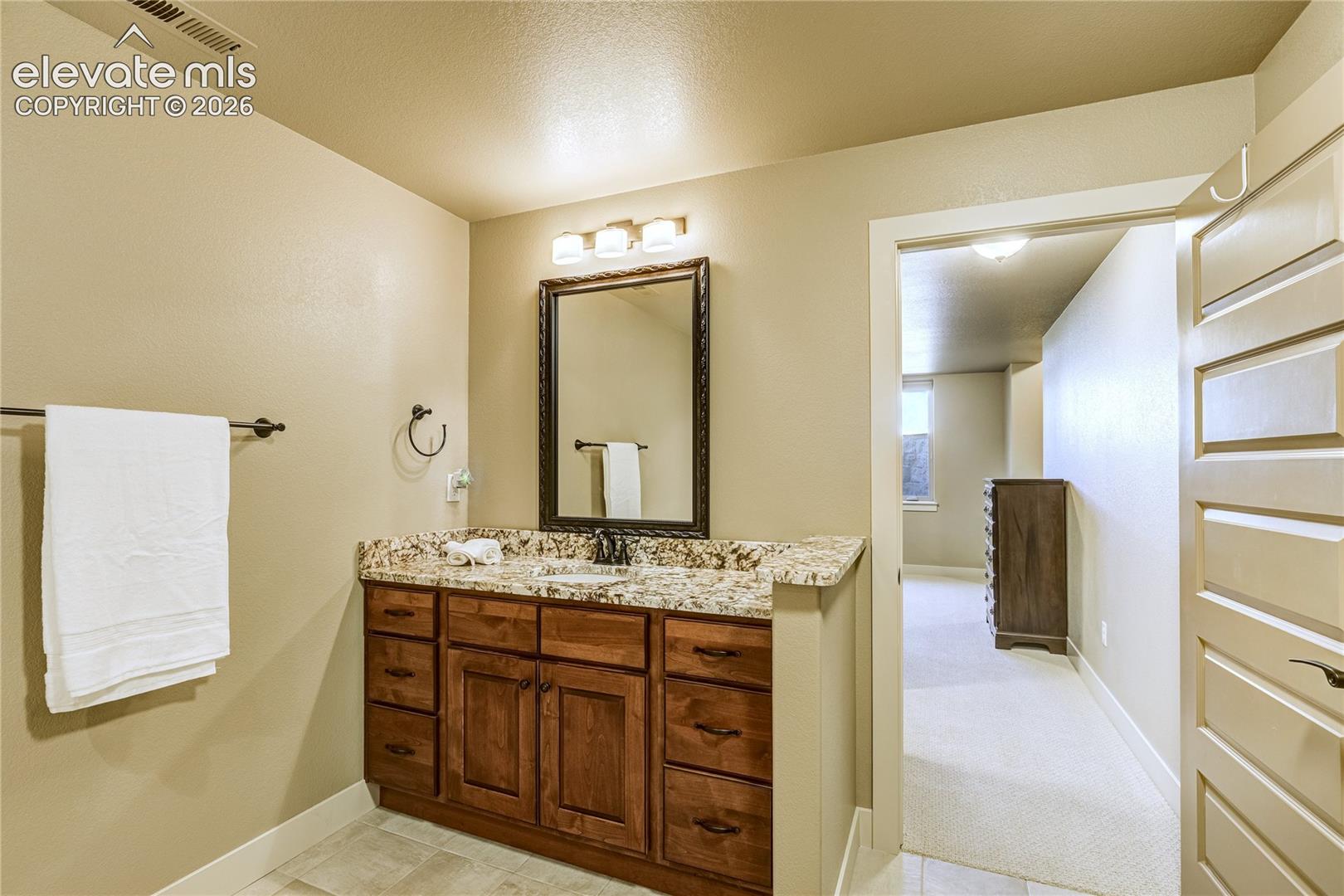 Listing photo 38 for 12427 Creekhurst Drive