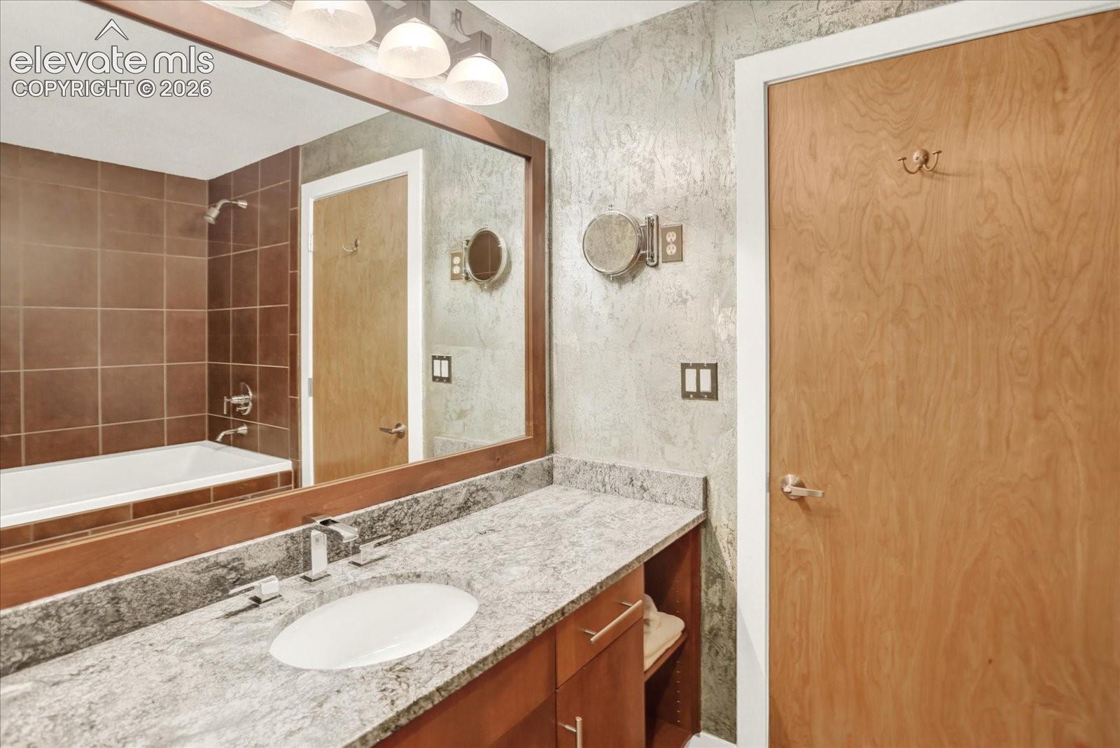 Listing photo 25 for 101 N Tejon Street 460
