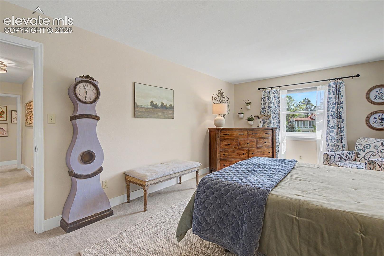 Listing photo 23 for 216 W Cheyenne Mountain Boulevard