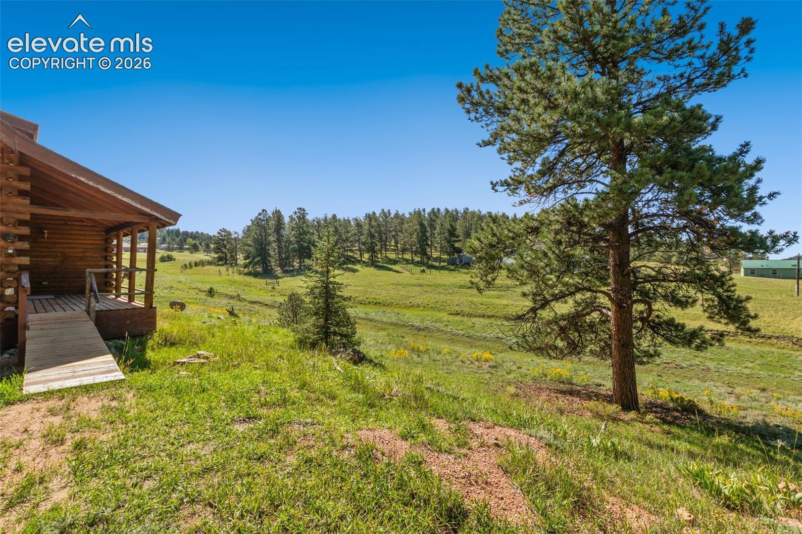 Listing photo 28 for 258 Appian Way