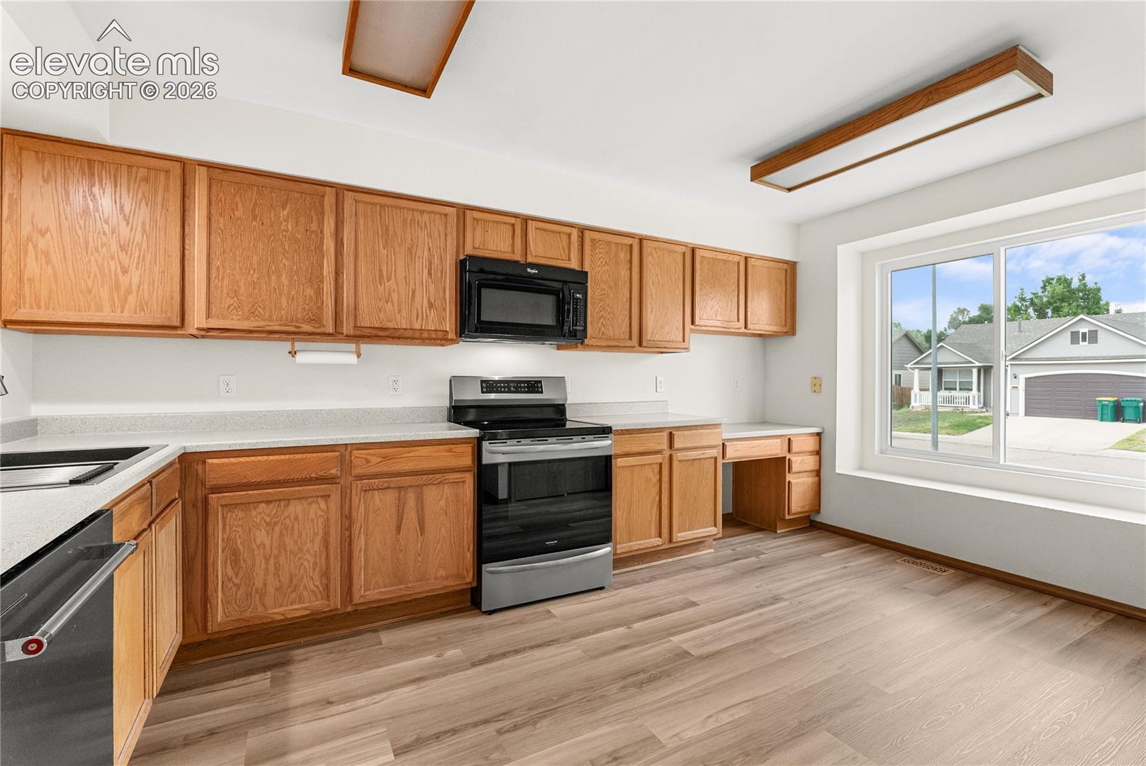 Listing photo 6 for 890 N Candlestar Loop