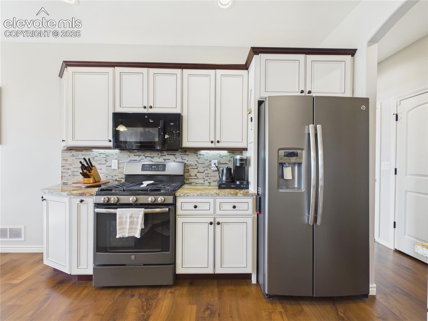 Listing photo 12 for 58 S Villa Del Sol Court