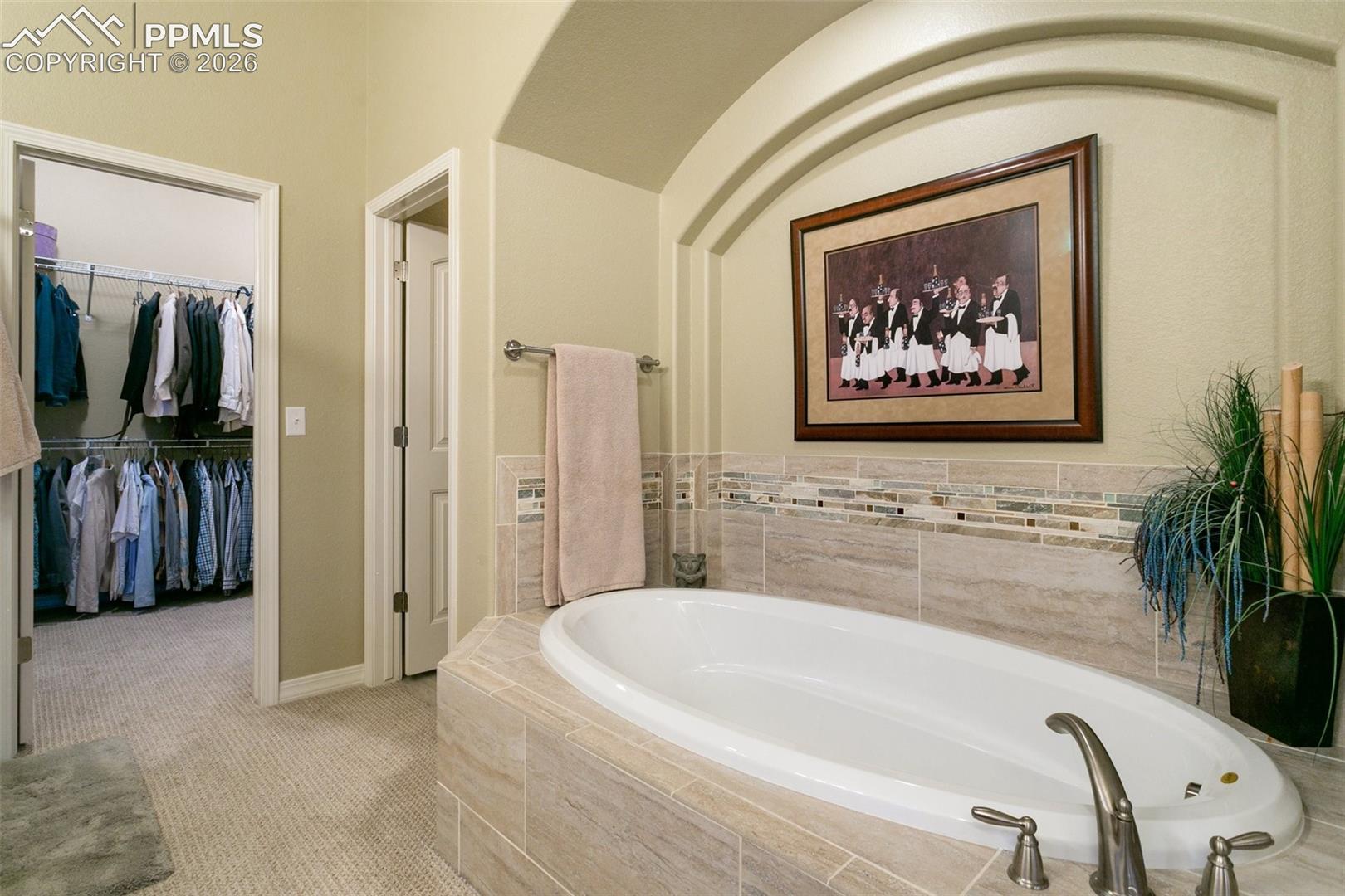 Listing photo 18 for 2328 Margaux Valley Way