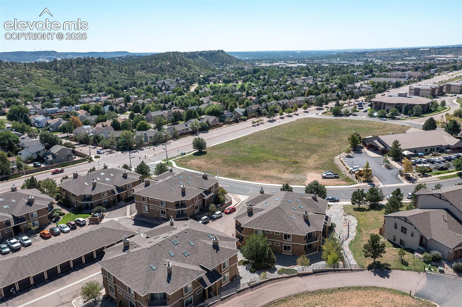 Listing photo 30 for 2085 Montura View 102