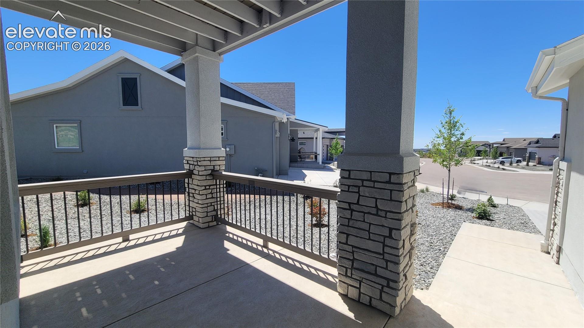 Listing photo 2 for 10651 Wolf Lake Drive