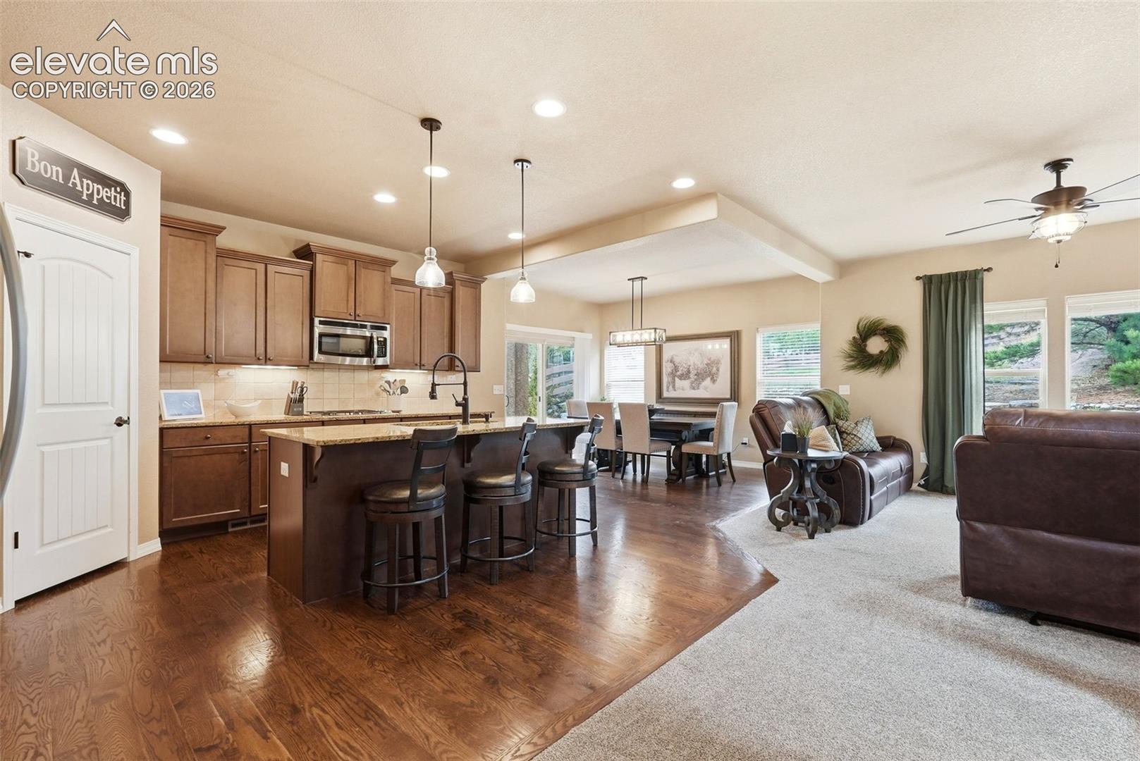 Listing photo 6 for 233 Coyote Willow Drive