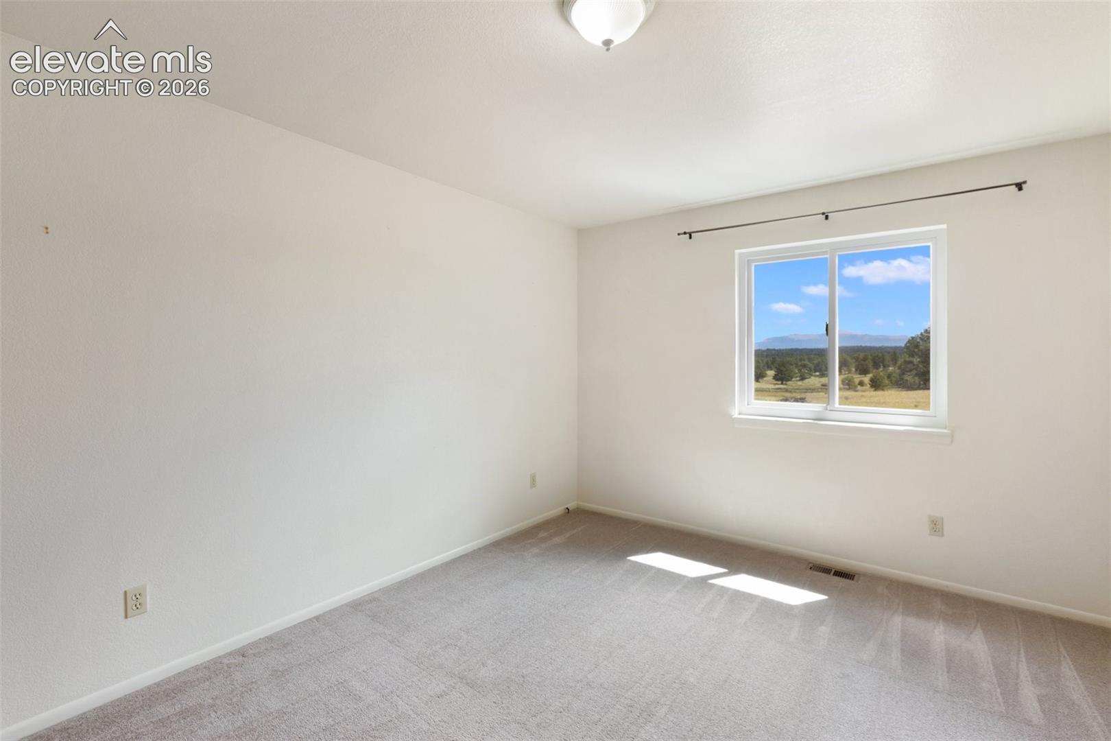 Listing photo 38 for 3050 Homestake Place