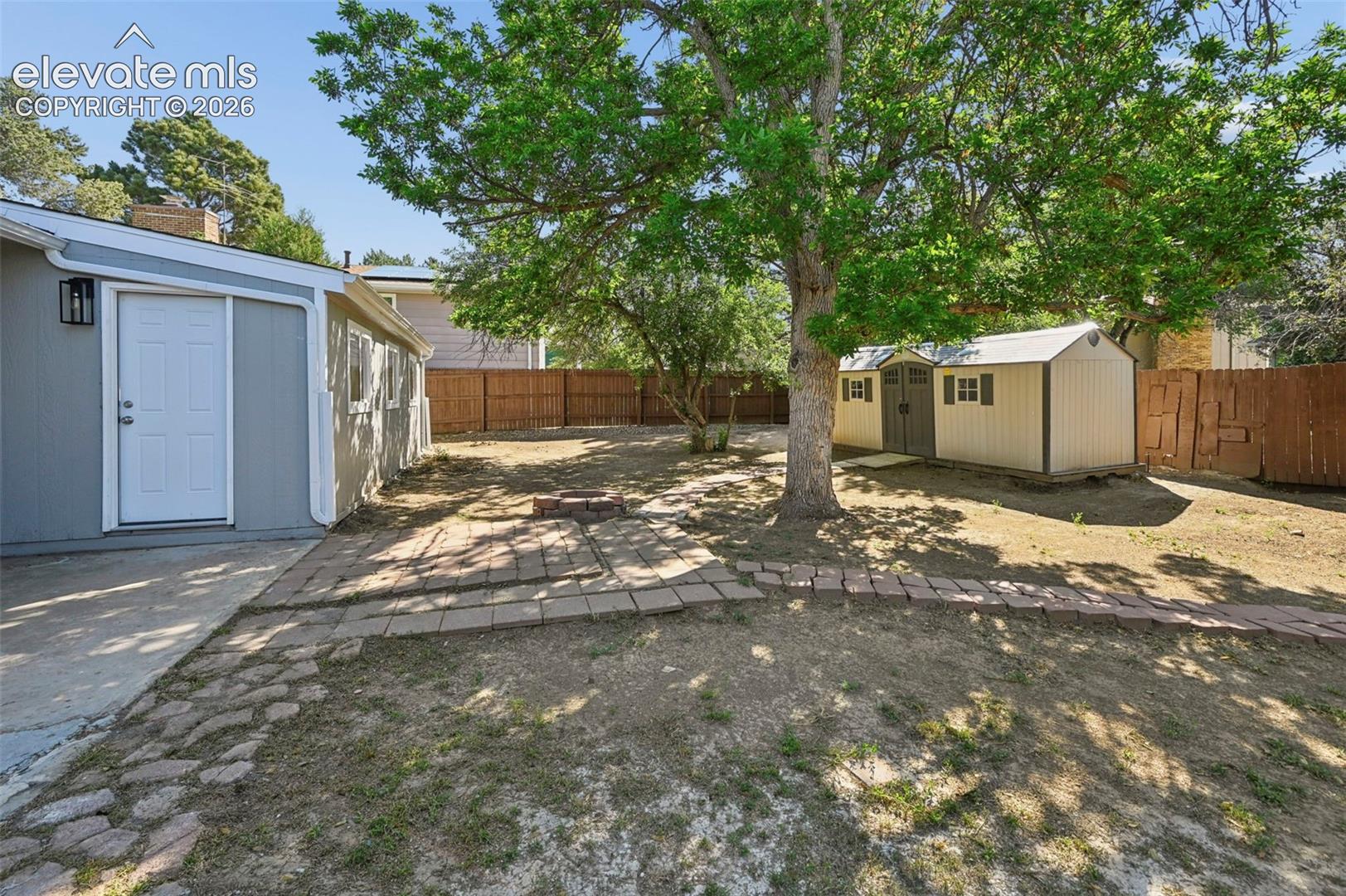 Listing photo 40 for 7313 Colonial Drive