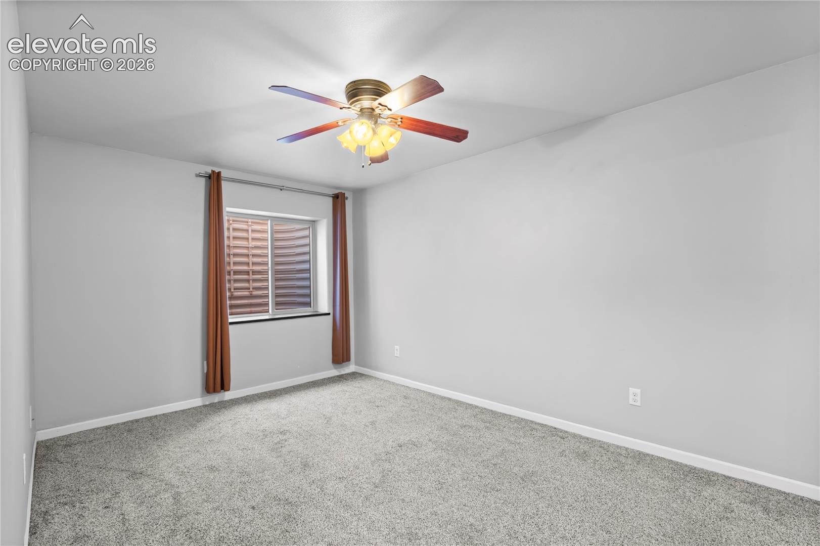 Listing photo 15 for 850 Forest Edge Road A