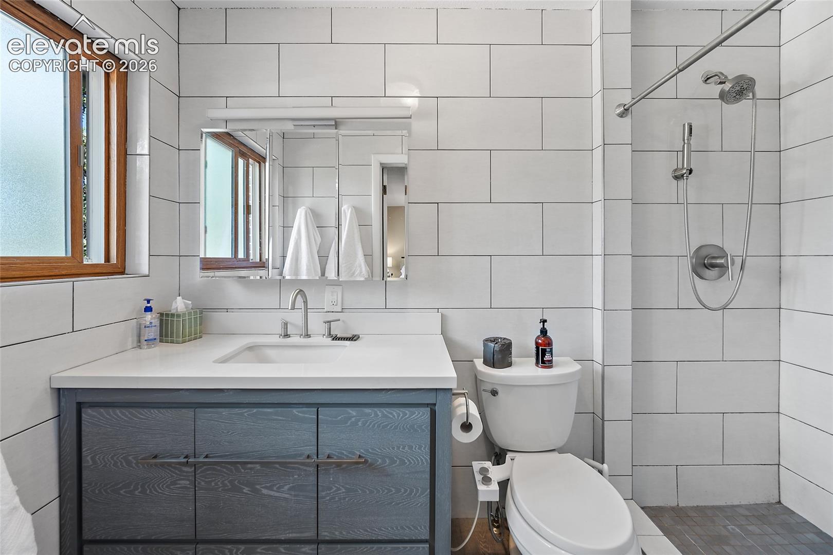 2201 Hercules Drive, photo 23
